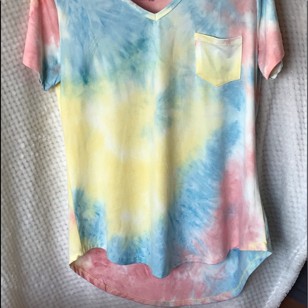 V Neck Pocket Tee, Light weight, Tie dye t-shirt